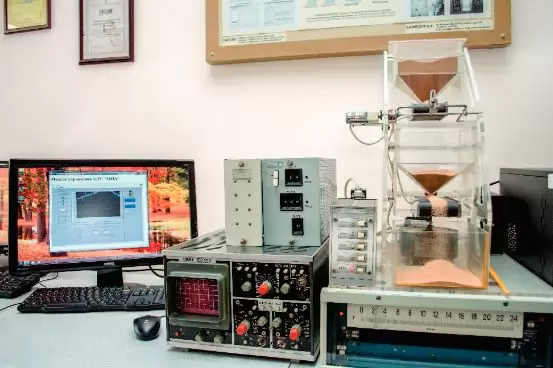 Automated laboratory dosing unit.jpg Automated laboratory dosing unit.jpg